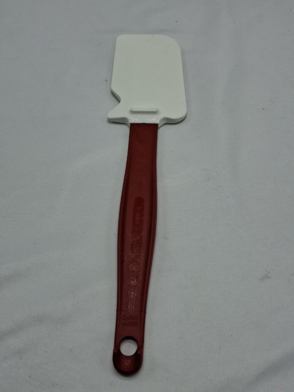 Rubbermaid Spatula Commercial Red #1962 High Heat Professional Chefs Notch